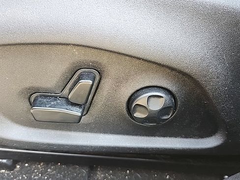 Certified 2021 Jeep Renegade Limited AWD/4WD image 17