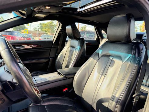 Used 2020 Lincoln MKZ Reserve w/ Monochromatic Package AWD/4WD image 13
