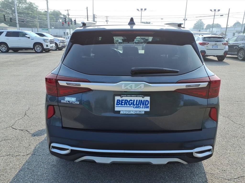 Used 2022 Kia Seltos S FWD image 5