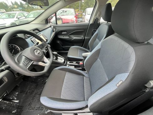 Used 2025 Nissan Versa SV FWD image 26