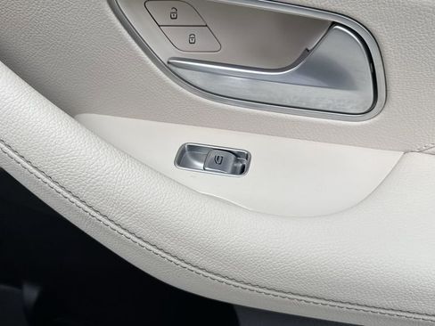 Used 2024 Mercedes-Benz GLE 450 4MATIC image 45