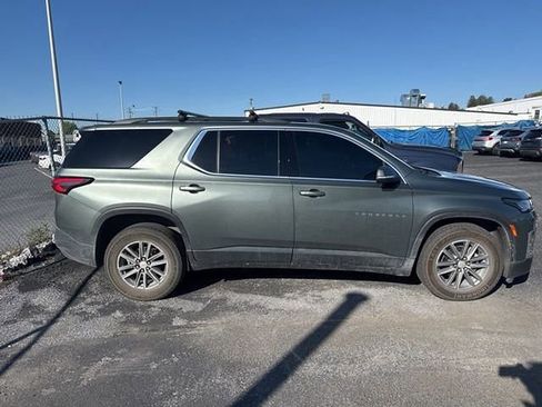 Used 2022 Chevrolet Traverse LT AWD/4WD image 5