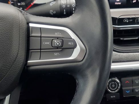 Used 2022 Jeep Compass Latitude image 19