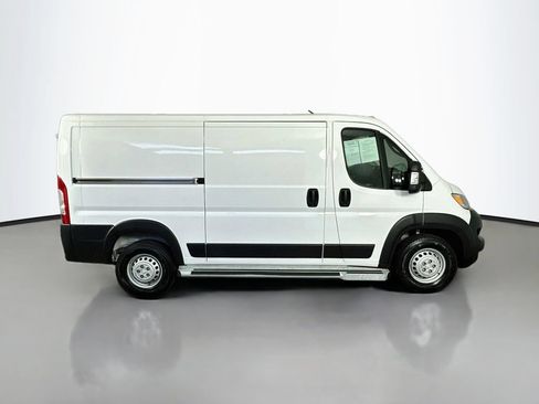 Used 2025 RAM ProMaster 2500 w/ U-Haul Equipment Group FWD image 8