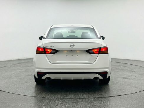 Used 2025 Nissan Altima 2.5 SV FWD image 7