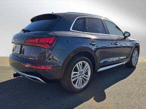 Used 2019 Audi Q5 2.0T Premium Plus w/ Premium Plus Package AWD/4WD image 3
