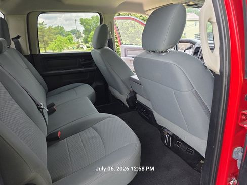 Used 2016 RAM 2500 Tradesman w/ Chrome Appearance Group AWD/4WD image 13