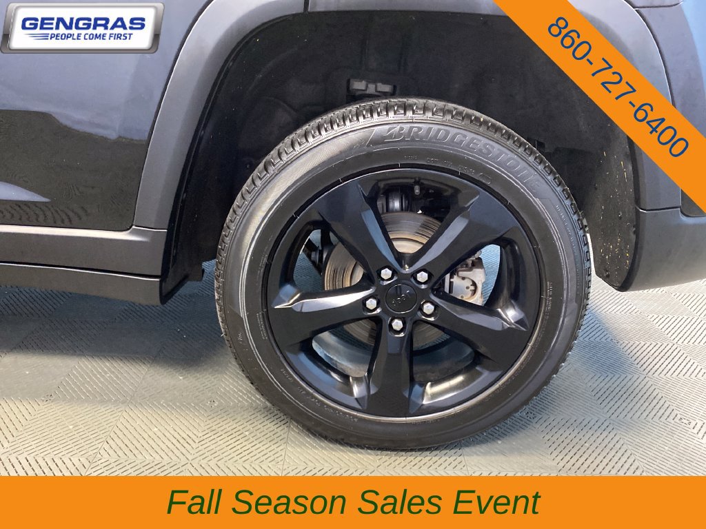 Used 2023 Jeep Grand Cherokee Altitude AWD/4WD image 34