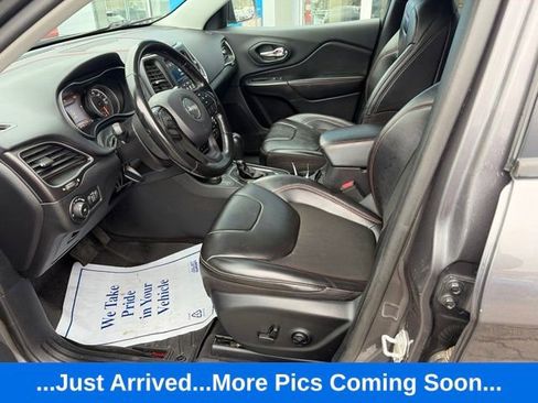 Used 2020 Jeep Cherokee Trailhawk w/ Cold Weather Group AWD/4WD image 10