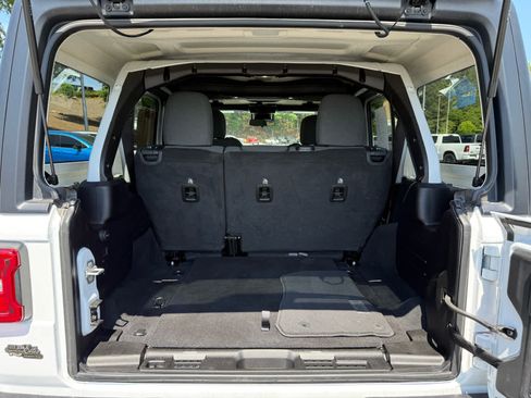 Used 2025 Jeep Wrangler Unlimited Rubicon AWD/4WD image 22