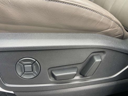 Certified 2025 Audi Q5 Prestige image 18