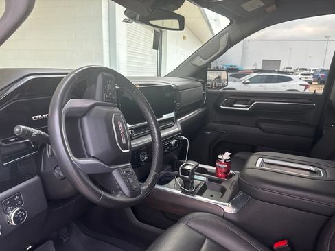 Used 2022 GMC Sierra 1500 SLT w/ SLT Convenience Package AWD/4WD image 12