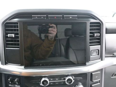 Used 2021 Ford F150 Lariat w/ Equipment Group 501A Mid image 16