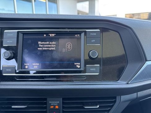 Used 2024 Volkswagen Jetta SE w/ Panoramic Sunroof Package image 5