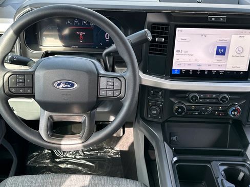 New 2026 Ford F250 XLT w/ XLT Premium Package AWD/4WD image 13