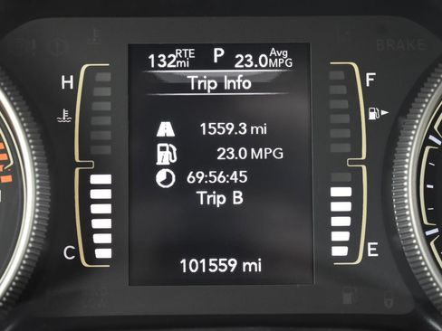 Used 2019 Jeep Cherokee Latitude w/ Cold Weather Group image 6