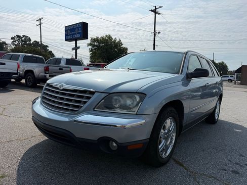 Used 2005 Chrysler Pacifica Touring FWD image 1