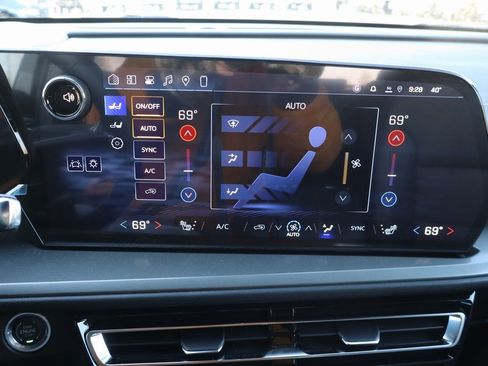 New 2026 Chevrolet Traverse LT w/ Driver Confidence Package image 12