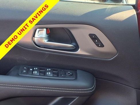 New 2026 Chrysler Pacifica Select image 14