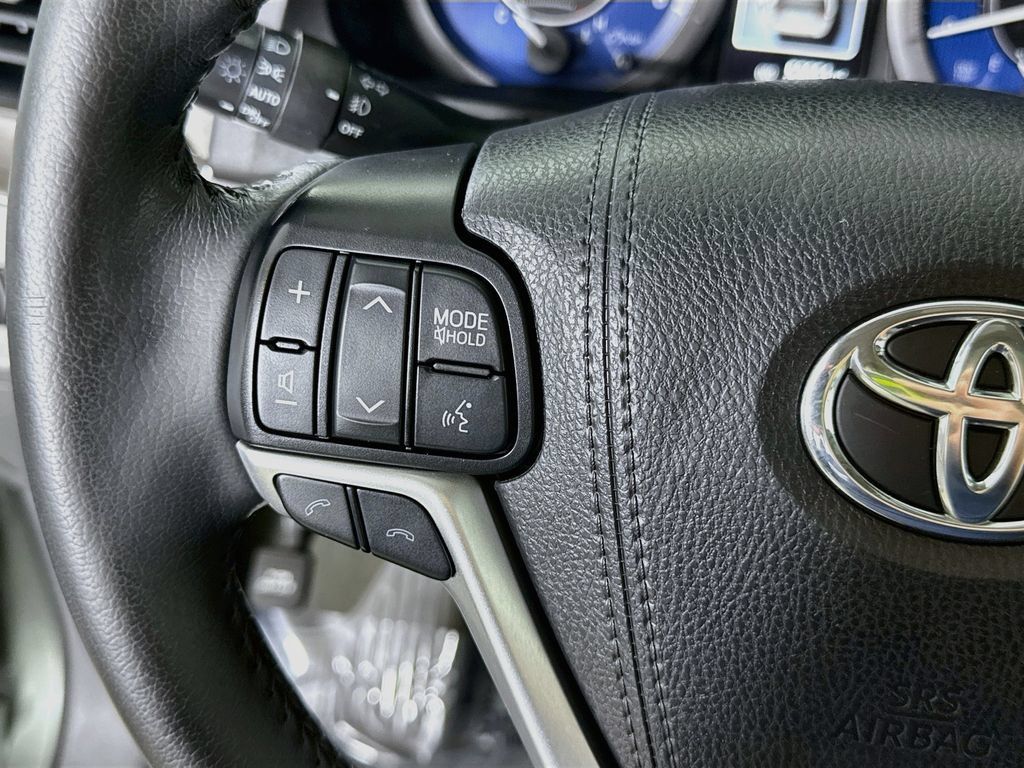 Certified 2020 Toyota Sienna XLE w/ XLE Navigation Package FWD image 24