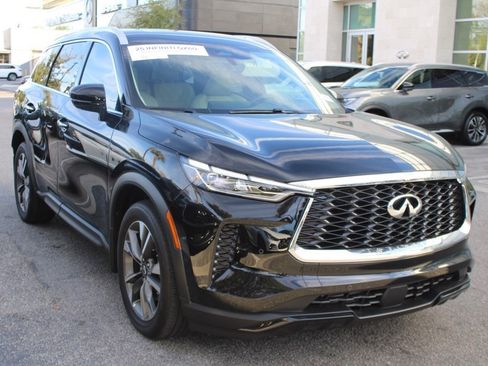 Certified 2025 INFINITI QX60 Luxe image 3