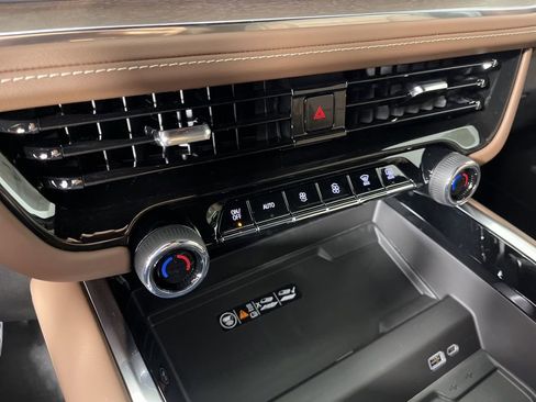 New 2026 Chevrolet Suburban High Country image 37