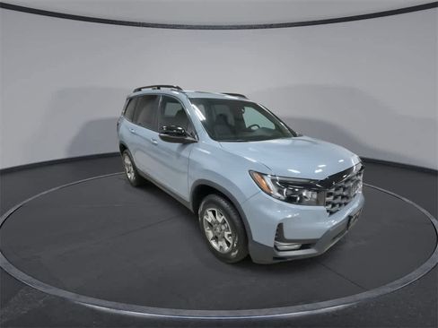 Used 2023 Honda Passport TrailSport image 2