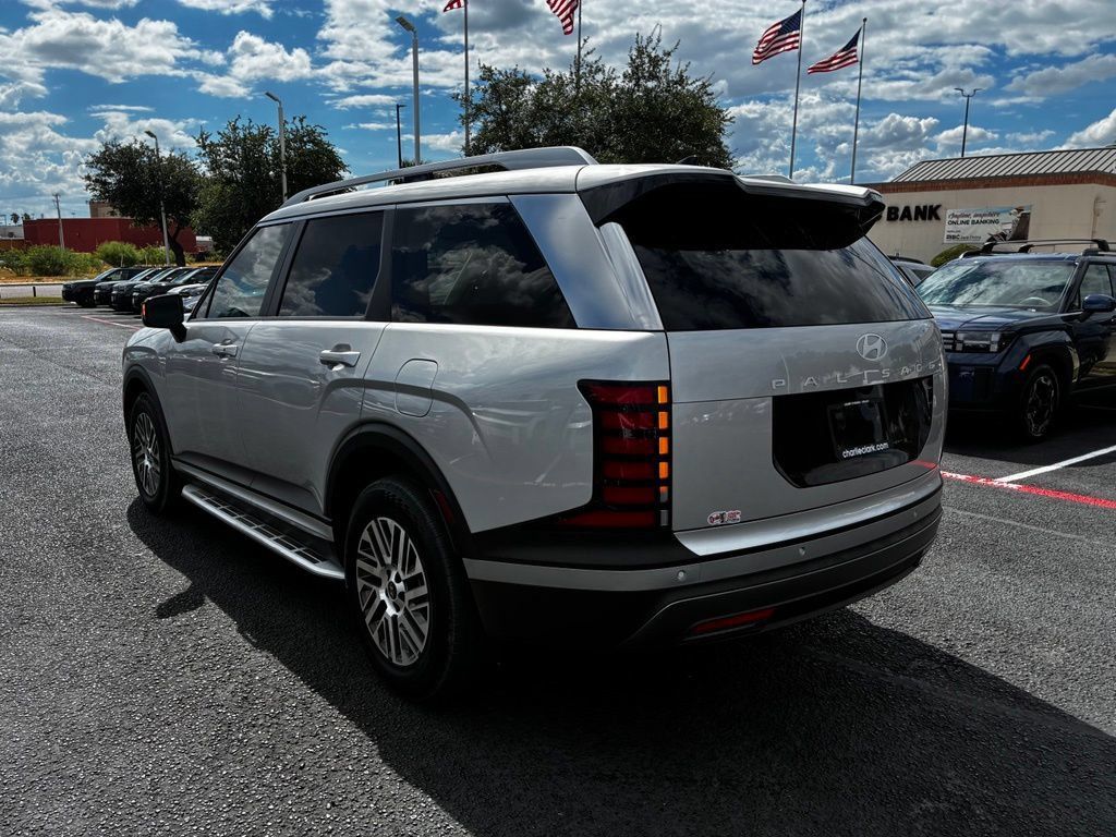 Used 2026 Hyundai Palisade SEL FWD image 3