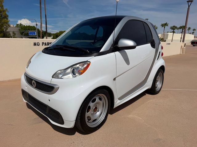 Used 2015 smart fortwo pure RWD image 3