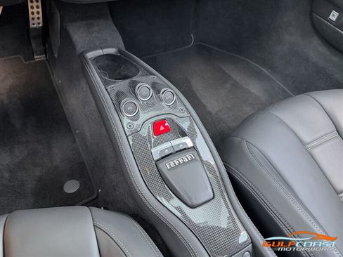 Used 2012 Ferrari 458 Italia Coupe RWD image 17