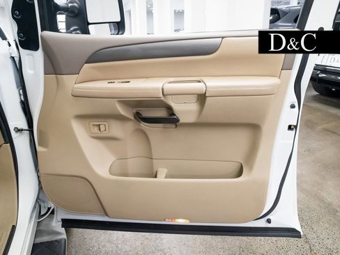 Used 2011 Nissan Armada SV w/ Driver Pkg image 20