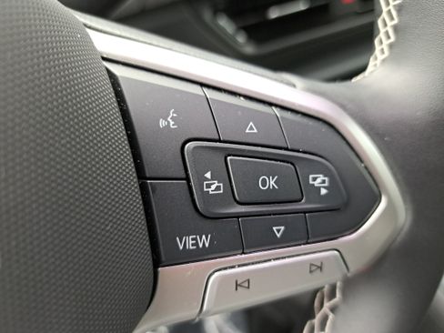 Certified 2025 Volkswagen Tiguan S FWD image 18