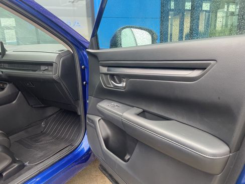 Used 2023 Honda CR-V LX image 16