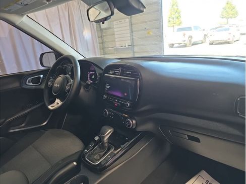 Used 2025 Kia Soul EX image 12