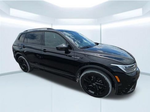Used 2023 Volkswagen Tiguan SE R-Line FWD image 19
