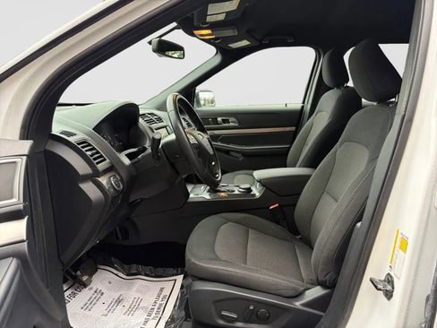 Used 2019 Ford Explorer XLT w/ Equipment Group 201A image 10