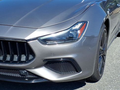 Used 2022 Maserati Ghibli Modena RWD image 16