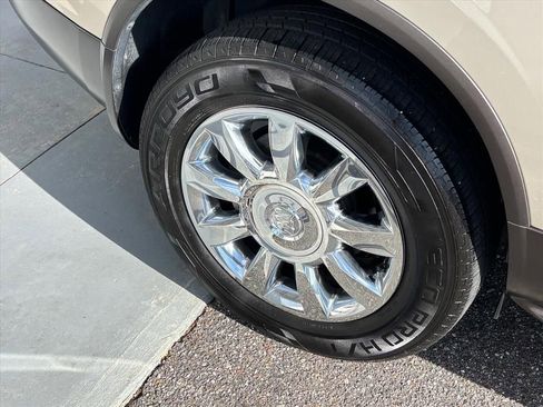 Used 2011 Buick Enclave CXL image 27