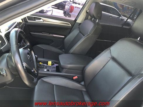 Used 2018 Volkswagen Atlas SEL FWD image 12