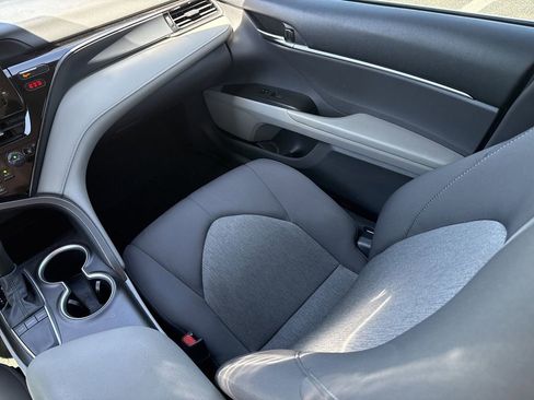 Used 2022 Toyota Camry LE image 27