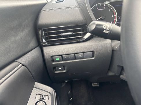 Used 2025 Nissan Sentra SV FWD image 31