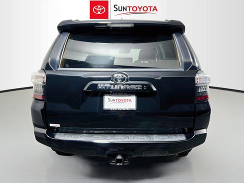 Used 2021 Toyota 4Runner SR5 Premium w/ Moonroof Package AWD/4WD image 5