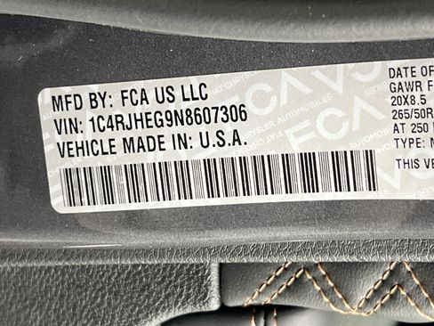Used 2022 Jeep Grand Cherokee Summit w/ Adv Protech Group IV AWD/4WD image 32