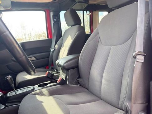 Used 2015 Jeep Wrangler Unlimited Sport w/ Quick Order Package 24S AWD/4WD image 15