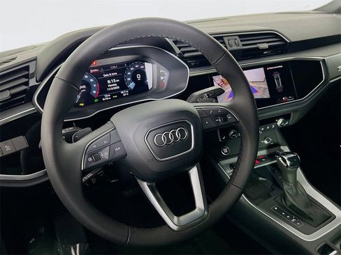 New 2025 Audi Q3 2.0T Premium image 12
