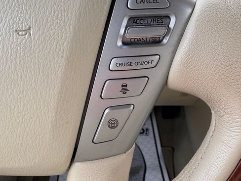Used 2016 INFINITI QX80 4WD w/ Deluxe Technology Package image 34