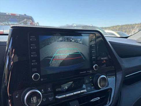 Certified 2021 Toyota Highlander XSE FWD image 26
