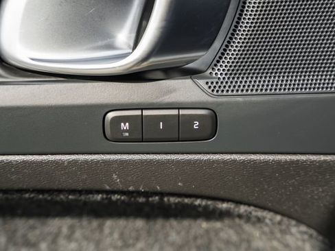 Used 2023 Volvo XC40 B5 Plus w/ Climate Package image 41