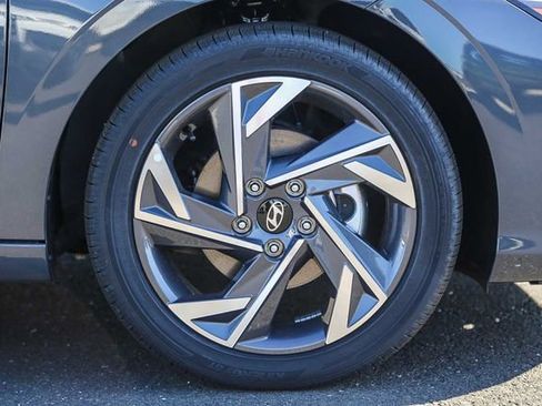 New 2026 Hyundai Elantra Limited FWD image 12