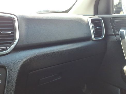 Used 2021 Kia Sportage LX image 20